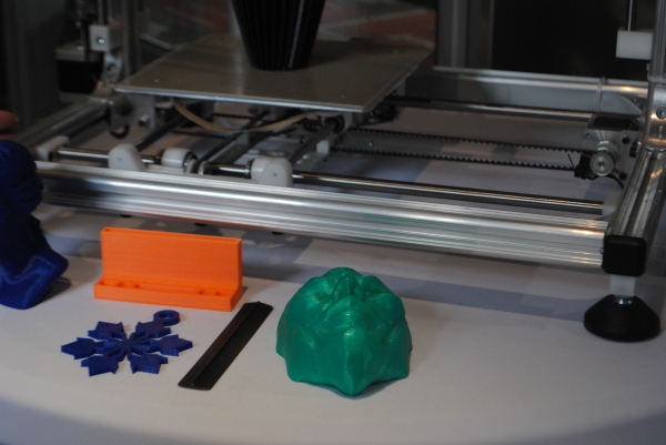 cheap and precise 3d printer: the 3Drag machine